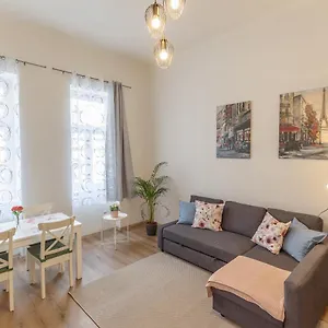 https://emilys-lovely-place.inbudapesthotels.com